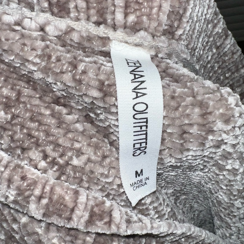 Zenana Outfitters Gray Brown Plush Cozy Long Sleeve V Neck Ribbed Sweater Size M - Picture 8 of 8